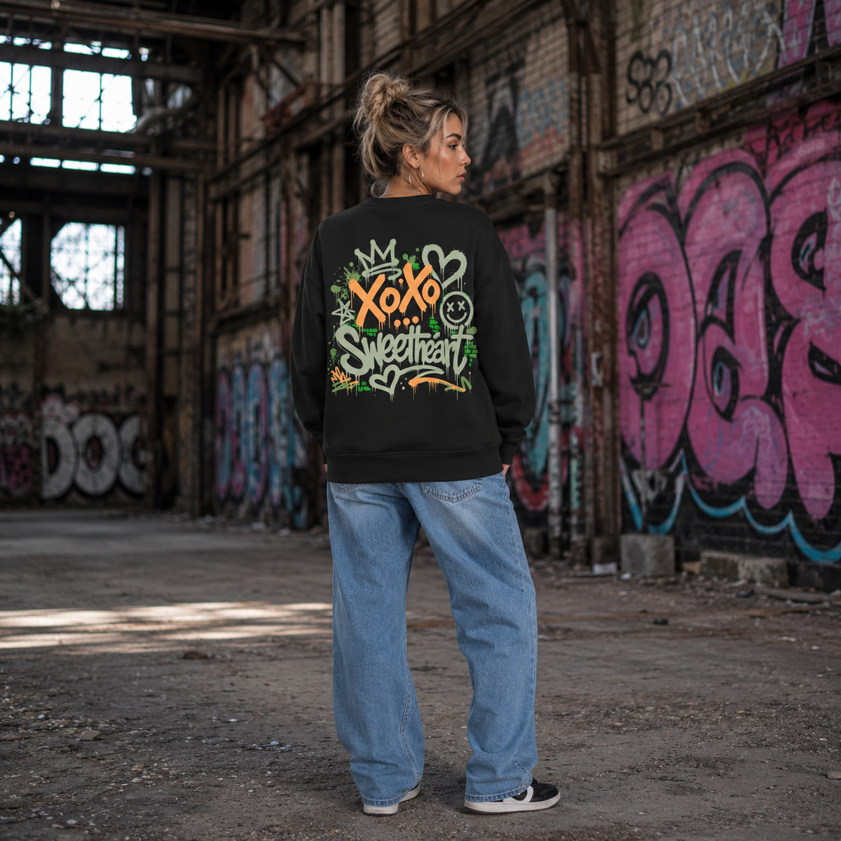 Unisex Premium Organic Statement Sweatshirt – „XOXO...SWEETHEART“-Pastell
