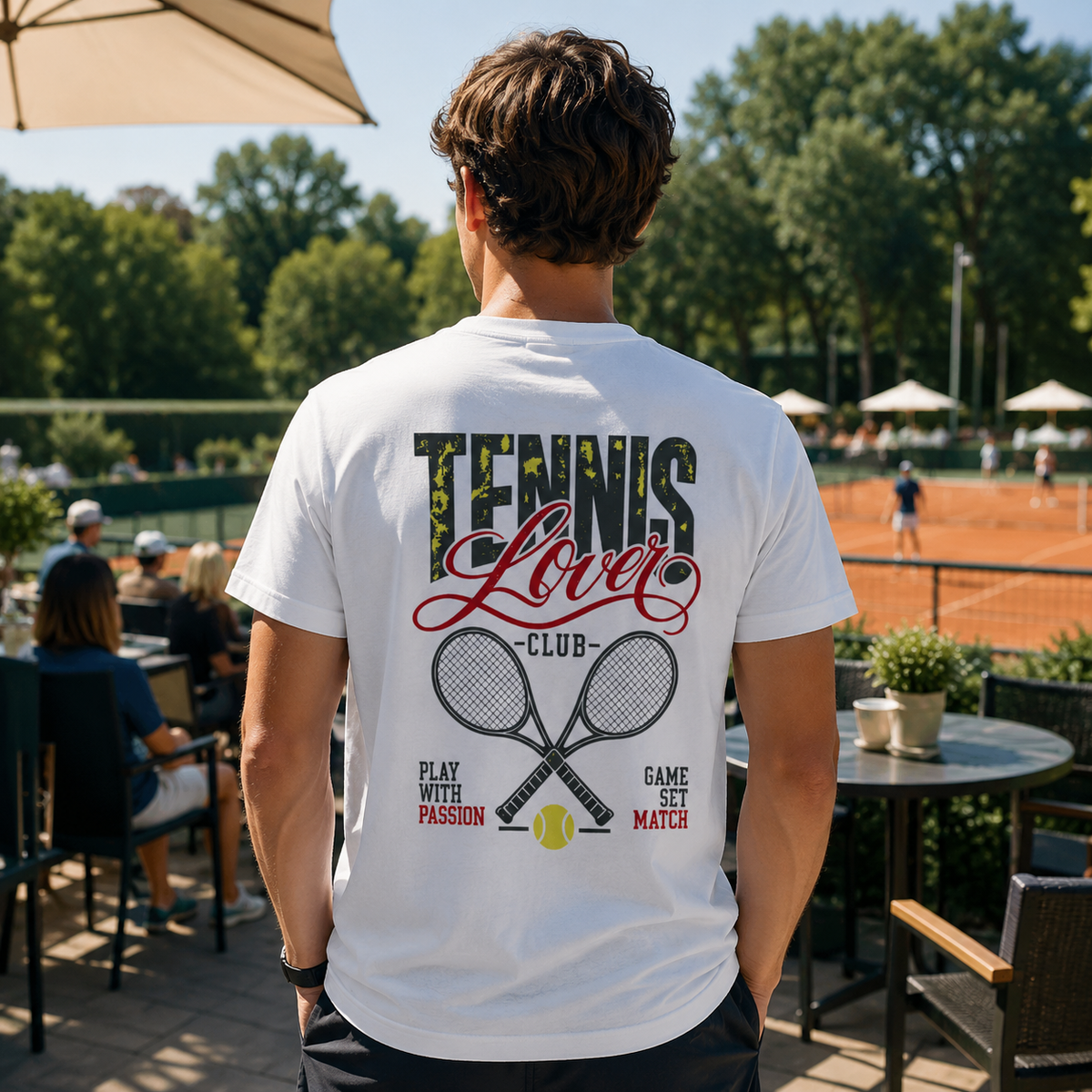 Herren Premium T-Shirt – „TENNIS LOVER CLUB“-Weinrot
